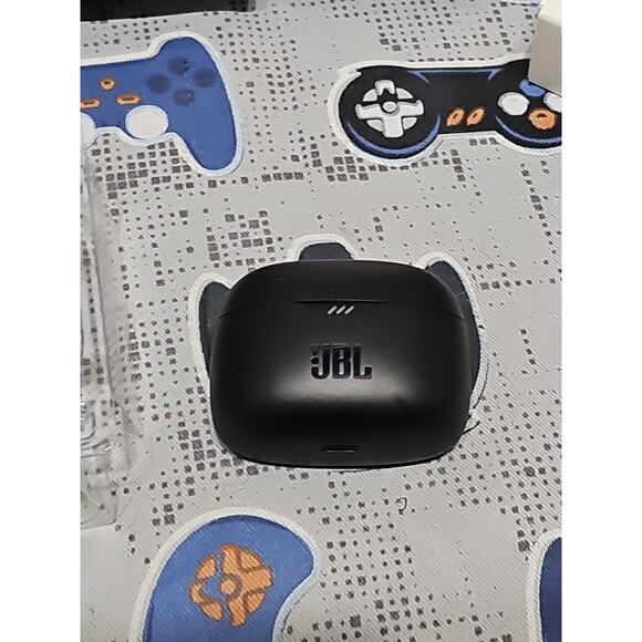 JBL By Harman Tune Beam Perfect Fit Wireless Pure Bass Zero Noise Earbuds, Black - Picture 6 of 9